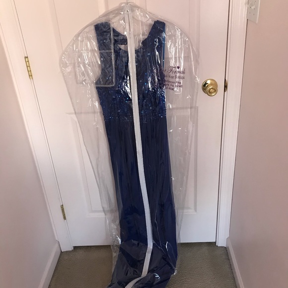 Prom dress - Picture 3 of 7